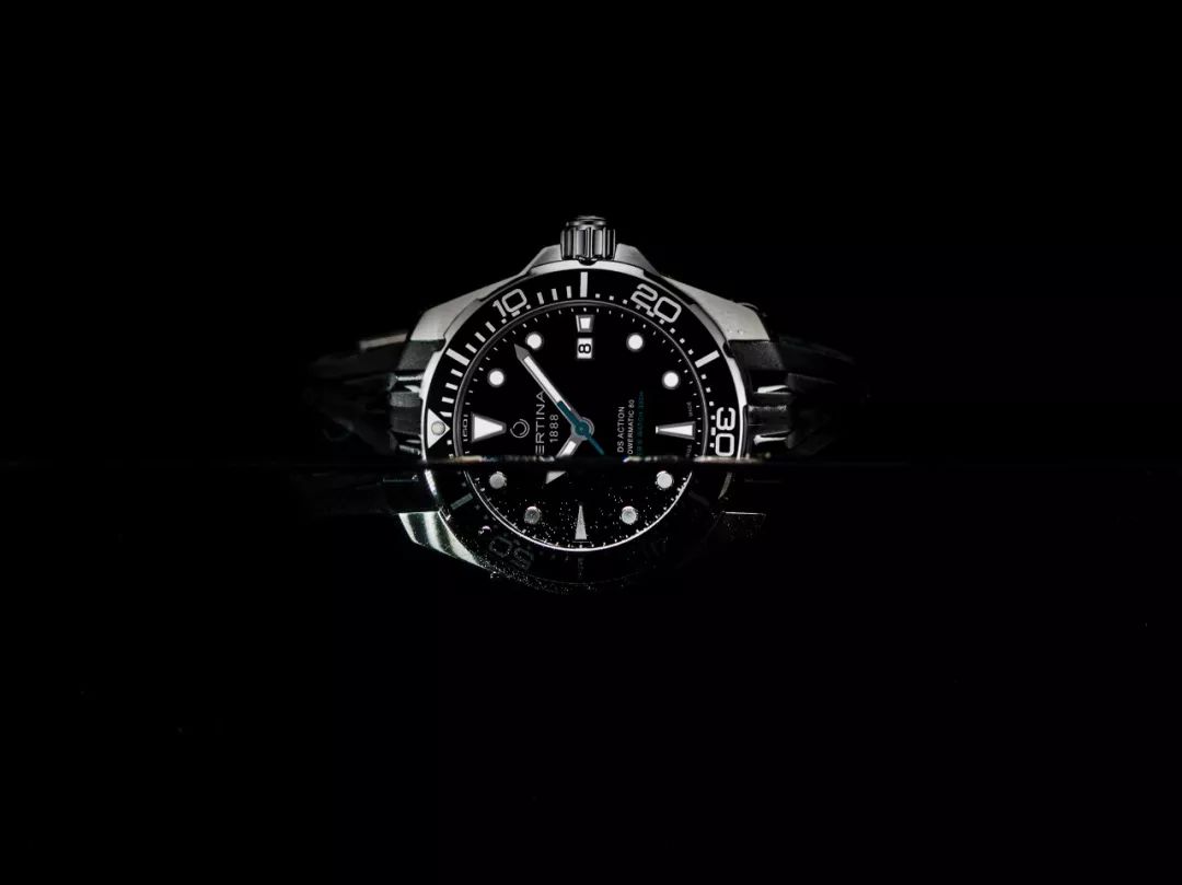 性价比高的石英潜水表,500米防水潜水表推荐