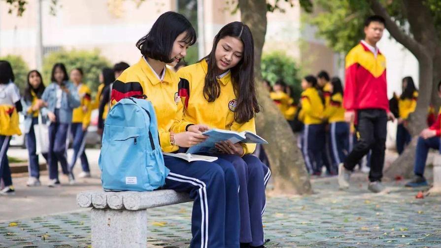 中考失利选择职高就没有前途吗,中考落榜读职高靠谱吗