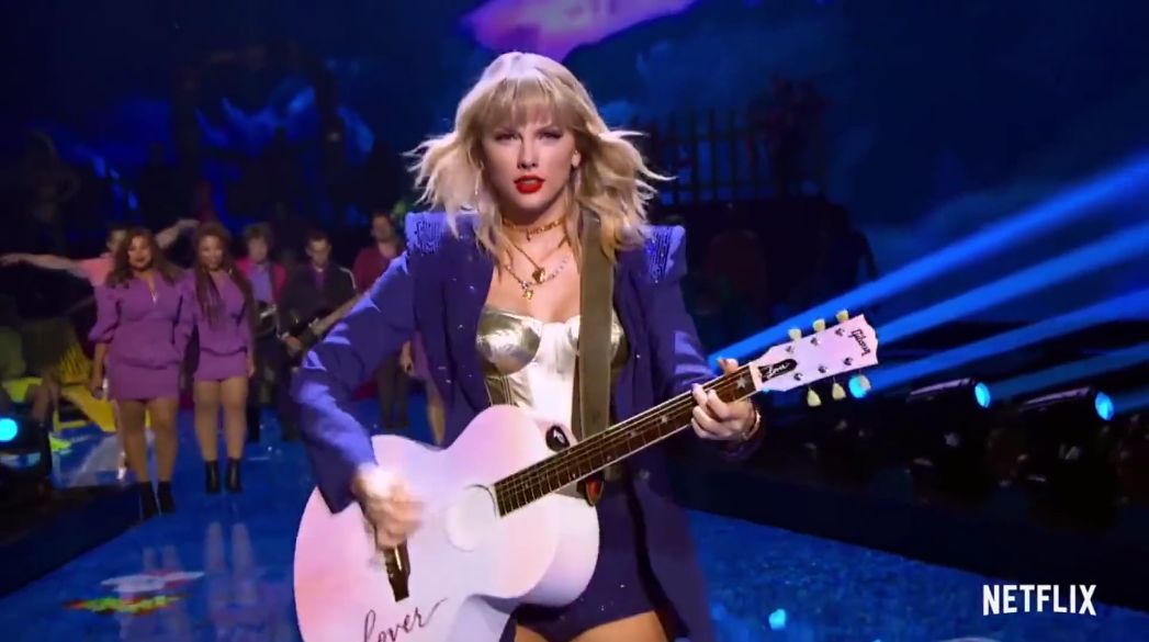 霉霉变身“男装大佬”：炮轰直男癌，开怼厌女症，一个字：爽