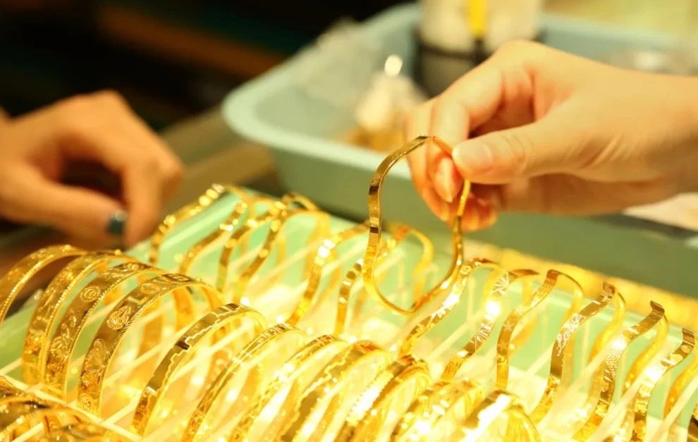 黄金首饰出售的价格怎么定,黄金首饰零售价600元一克