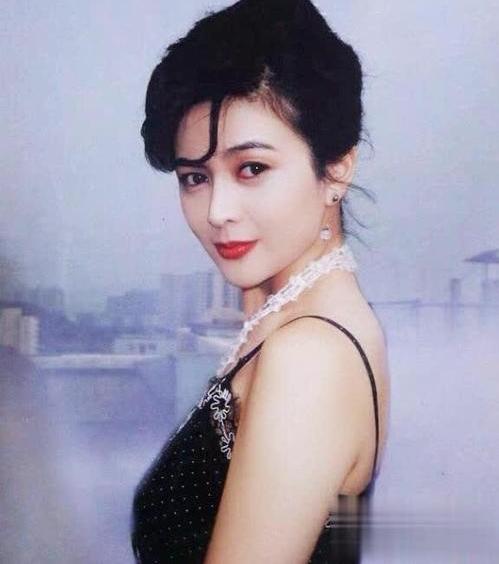 香港娱乐圈故事合集,香港娱乐圈的爱恨情仇故事