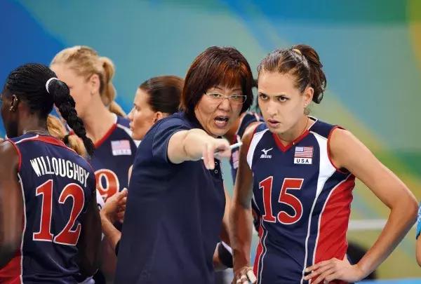 郎平执教8年都获得过哪些荣誉,郎平的贡献有多大