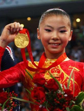 体操运动员何可欣退役后现状,体操冠军何可欣身高