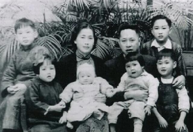 皖南事变爆发，叶挺面对蒋介石劝降，叶挺：请枪毙我，放过同志们