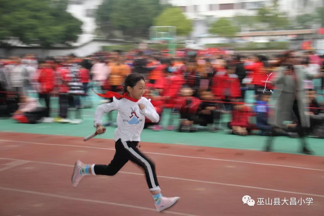 不遗余力传承雷锋精神,不遗余力持之以恒
