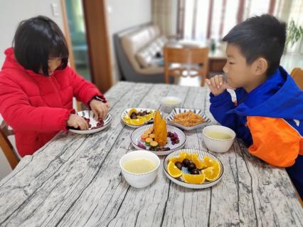 女生厌食怎么解决,青少年挑食厌食该怎么解决