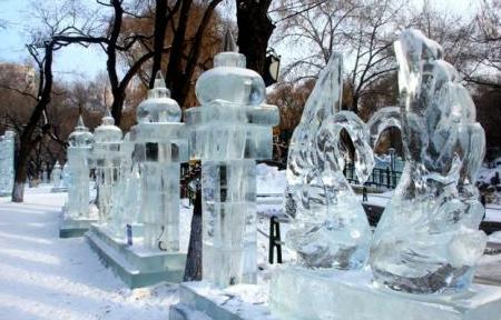 哈尔滨的冰灯起源,哈尔滨冰灯始建于哪年