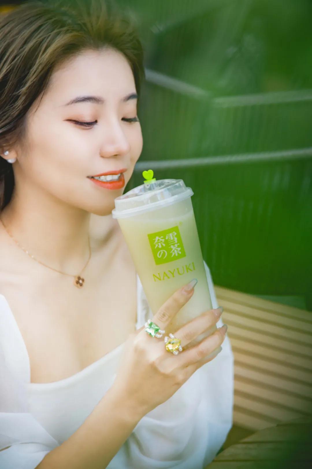 奈雪推荐果汁,奈雪选用了赣南脐橙