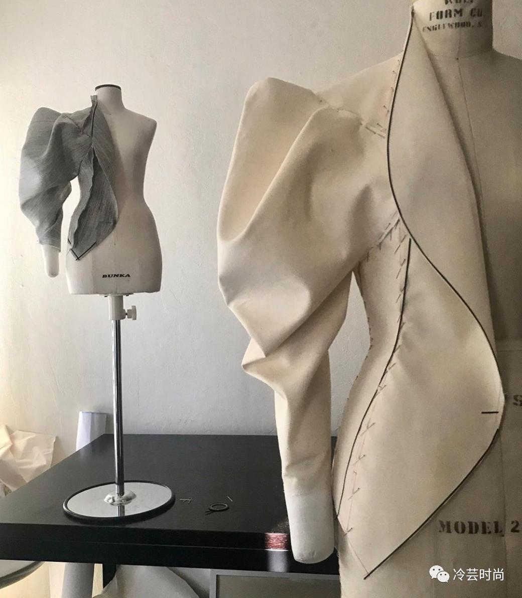 做一个专业的服装人,服装设计专业学生的作业