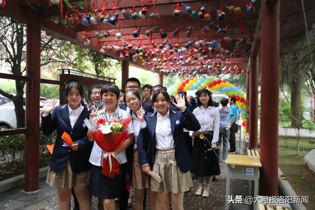 骊歌轻唱道珍重，扬帆追梦正当时——洛阳市东升第二中学举行2020届毕业典礼