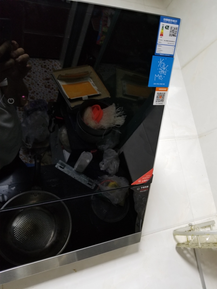 油烟机吸力好但炒菜满屋子油烟,抽油烟机不开的时候油烟倒灌