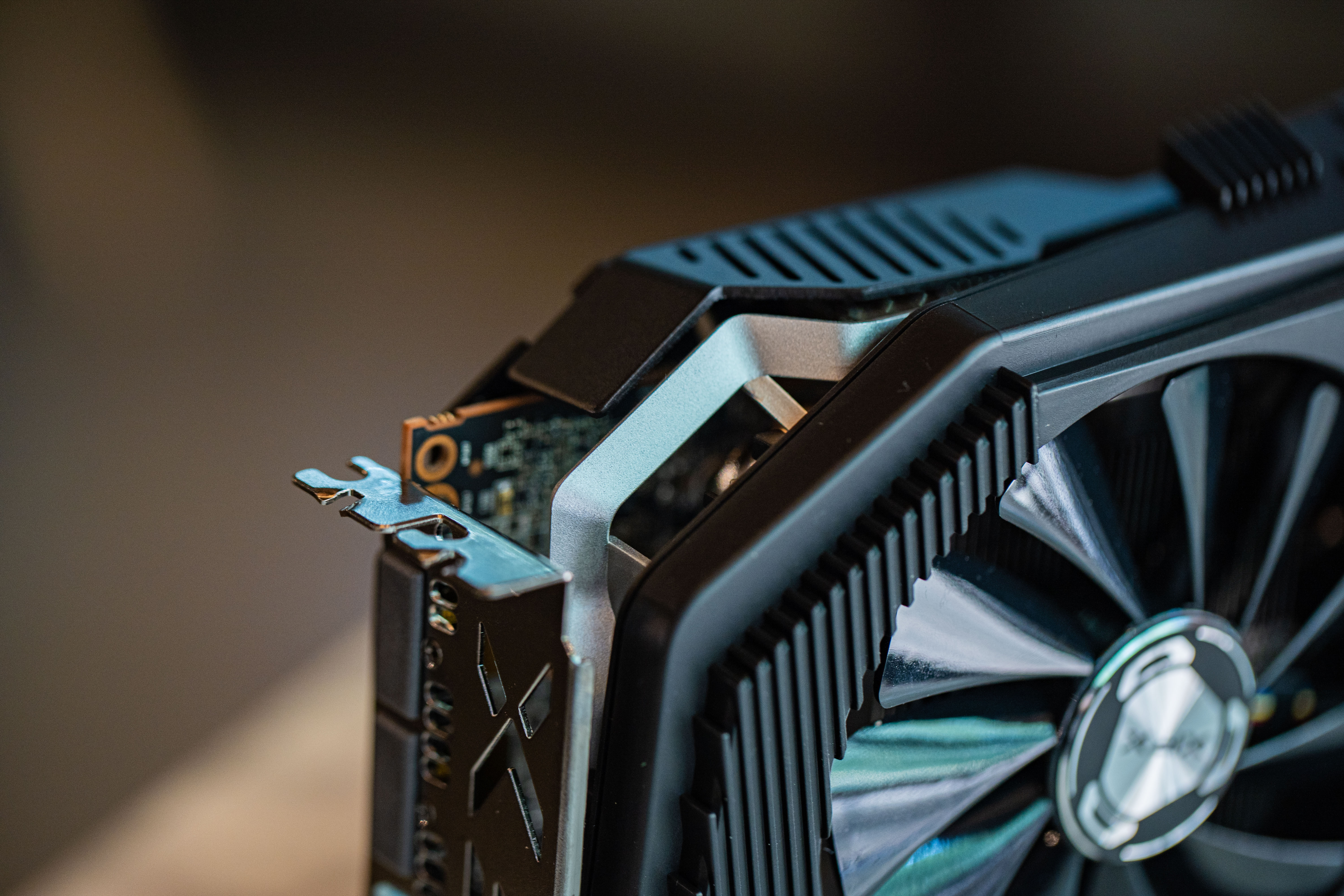 讯景xfxrx5908g黑狼版,xfx讯景rx5708g黑狼版