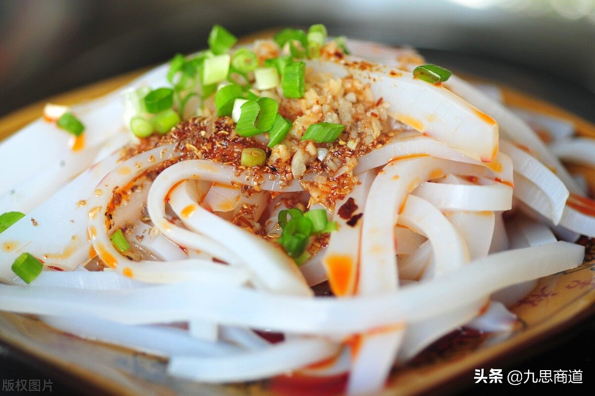 卖凉粉40年大妈,陕西大娘卖凉粉28年