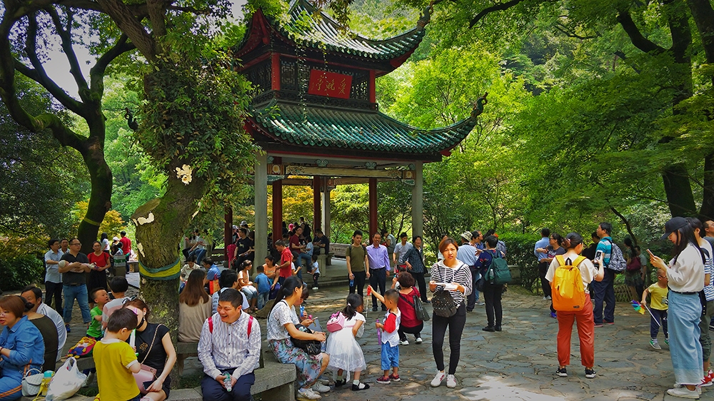 南岳72峰白云峰,南岳72峰之一聚湖峰