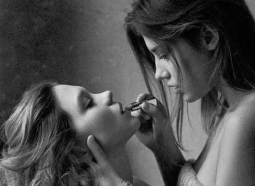 如果同性朋友说要和你结婚怎么办,同性男朋友说找异性结婚该怎么办