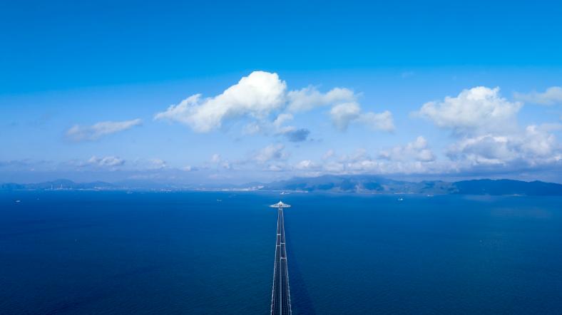 港珠澳大桥为什么走车的少,港珠澳大桥为什么车辆稀疏