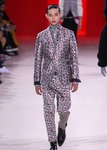 新晋全球首富,带货界最帅的男人