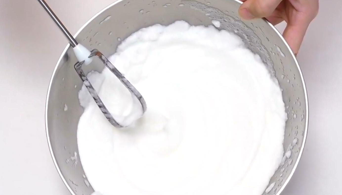 打蛋器不用电动的,打蛋器不用电自动做蛋糕