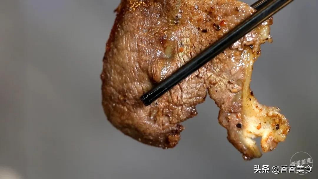 人山人海来吃肉，大哥小弟都说香