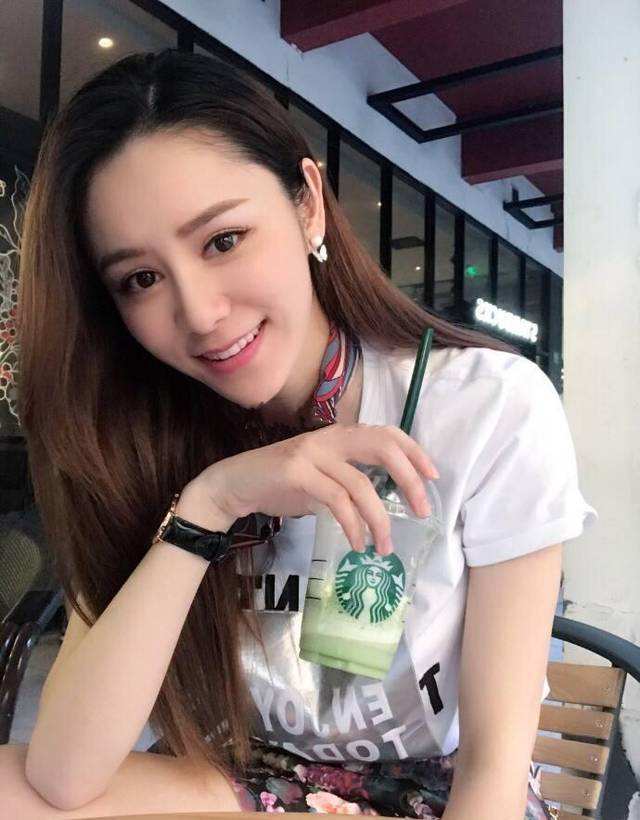 张馨月林峰照片,张馨月林峰和女儿