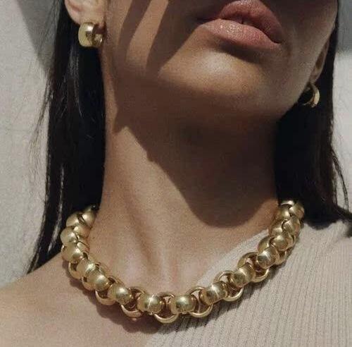 赵丽颖天鹅颈闪电腰,赵丽颖一袭长裙惊艳众人