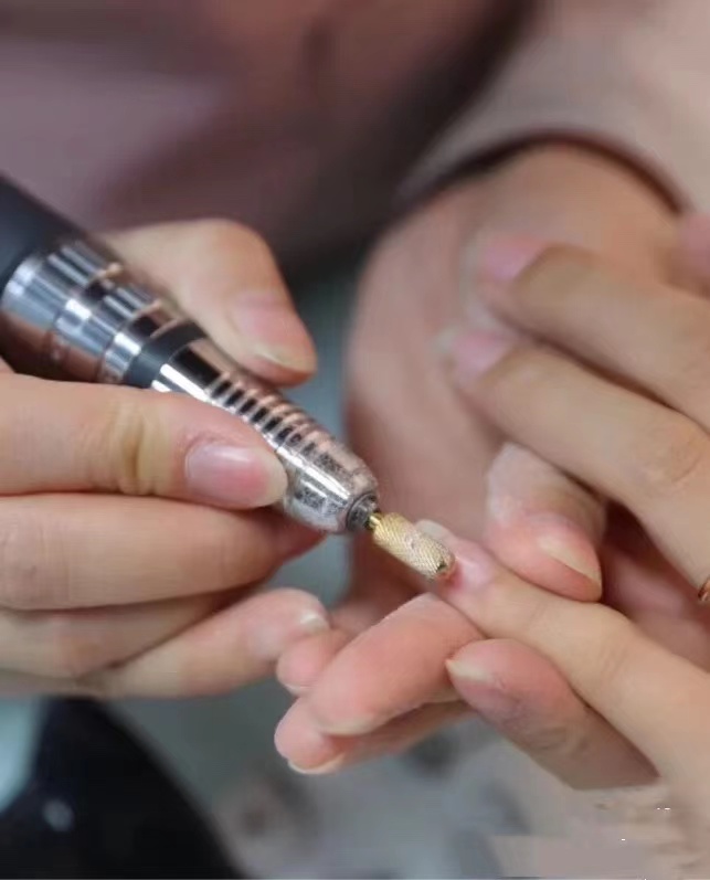 没有工具怎么快速卸甲片,没有工具自己卸甲小妙招