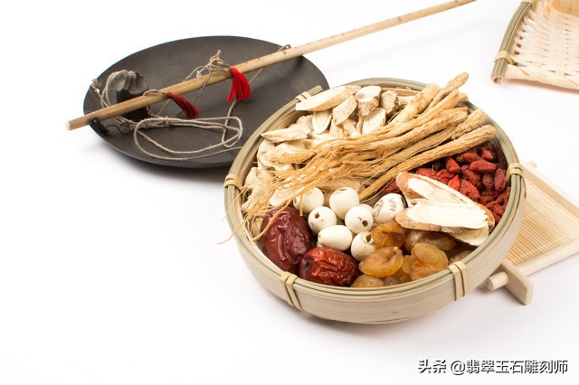 结婚三金选择黄金还是彩金,结婚金首饰怎么挑选