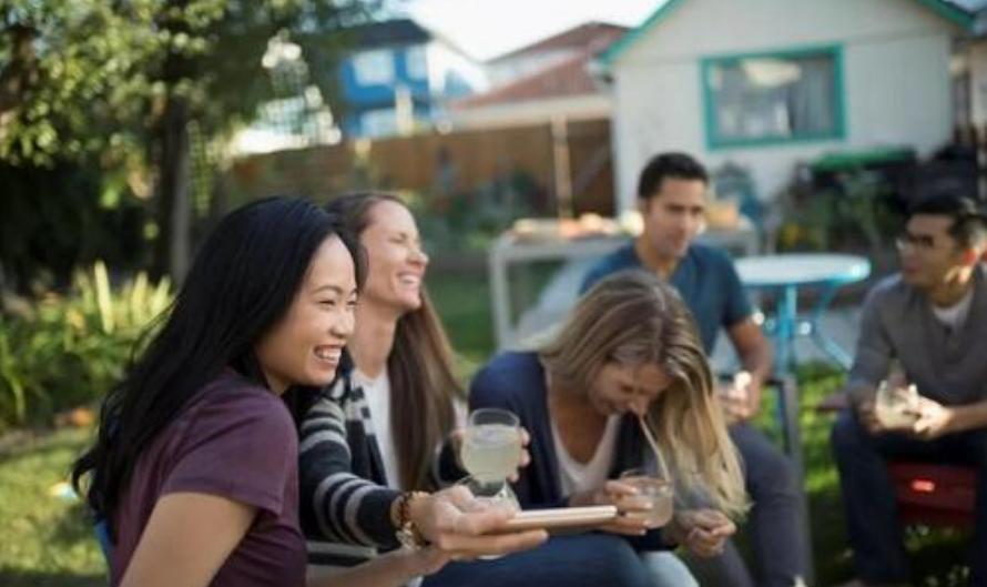 “你剁肉吵到我孩子午睡了”，邻居当面质问，家长的回怼大快人心