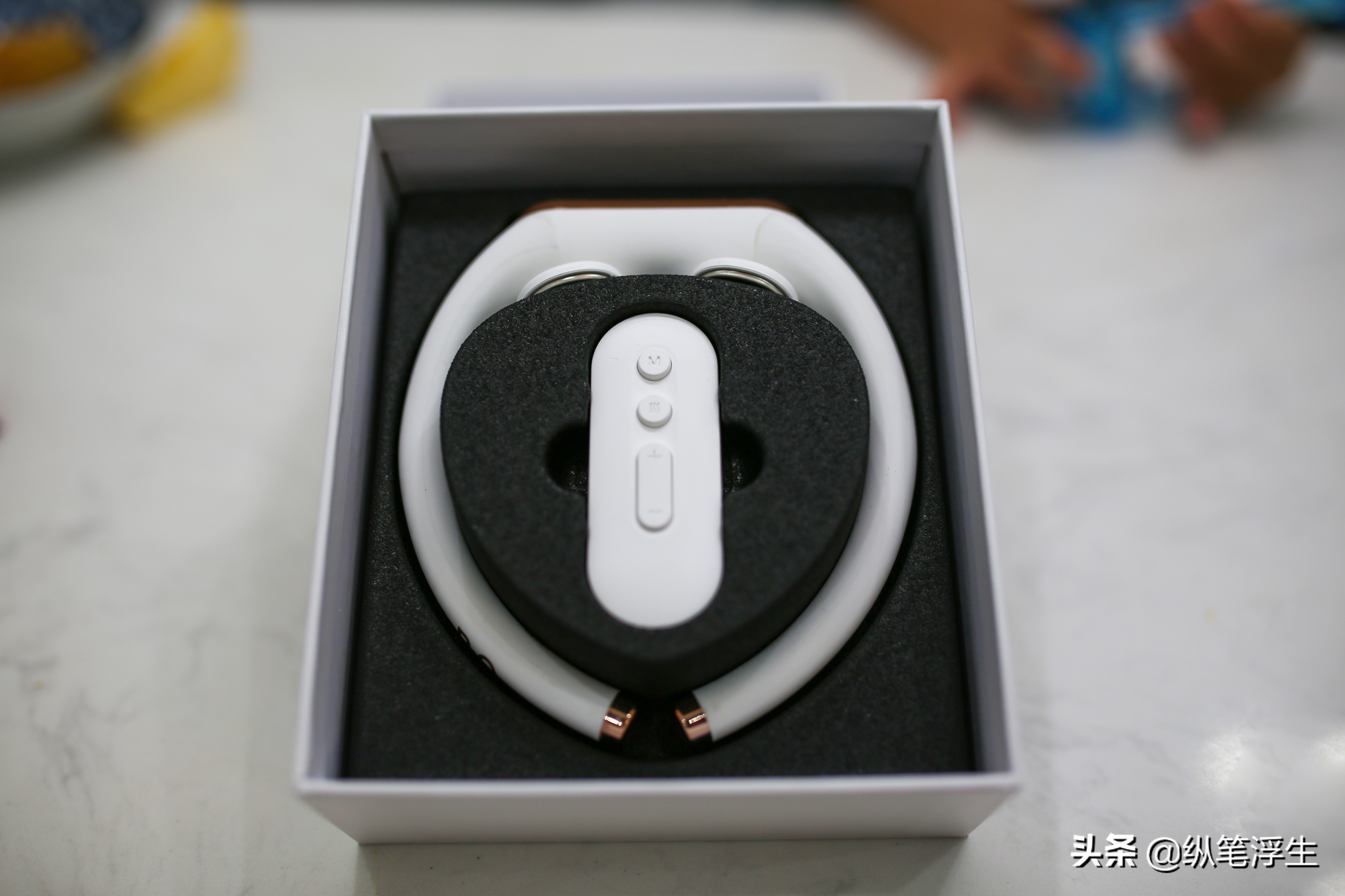 电脉冲、热敷按摩*管双**齐下：人与物AM2011颈椎按摩器测评