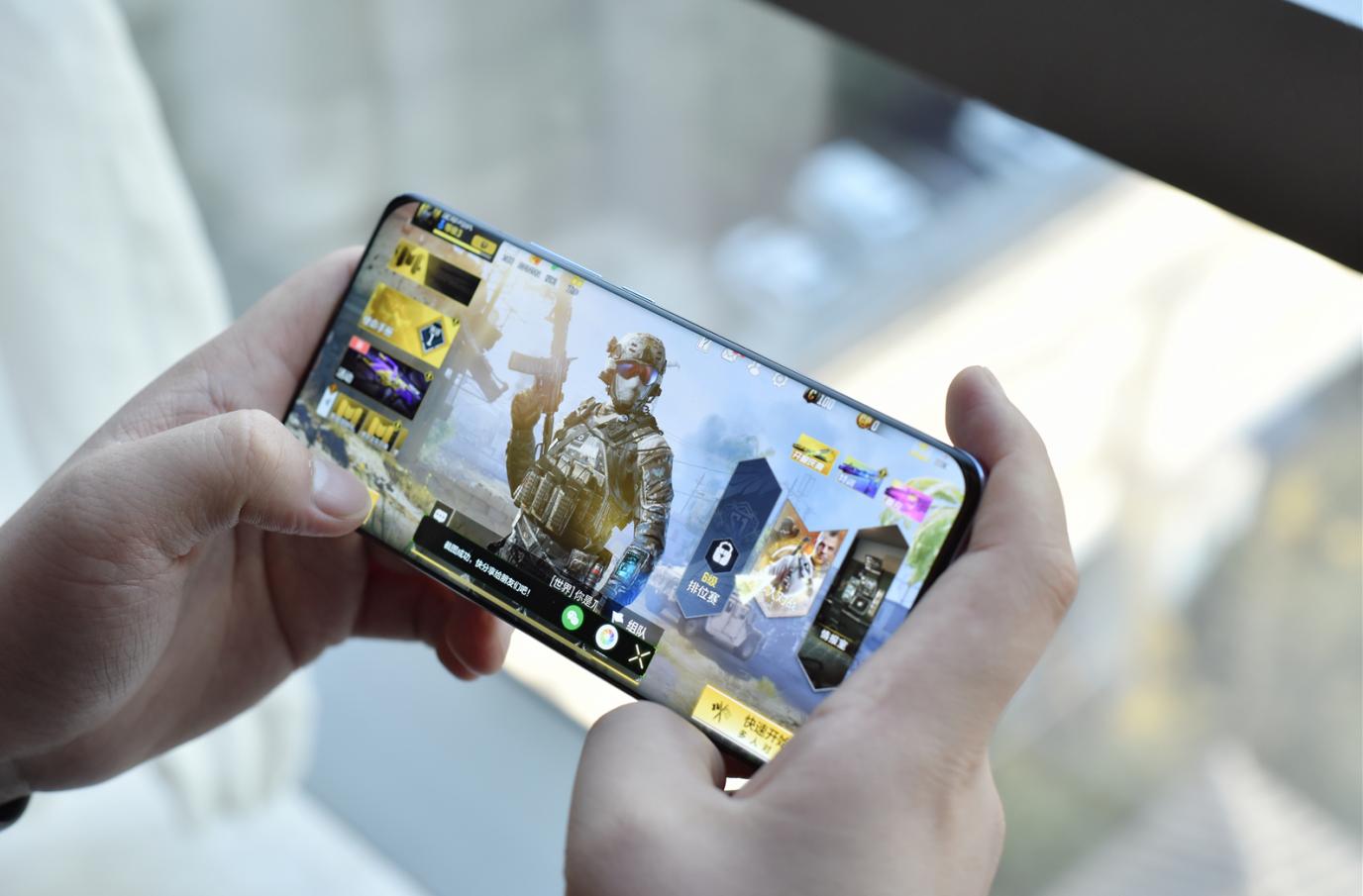 小米11开箱测评：屏幕让人无话可说，一亿相机全是吐槽？