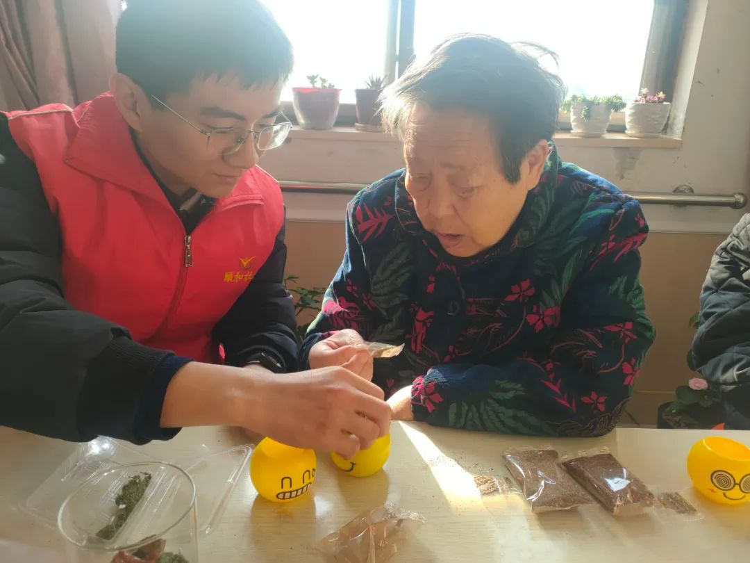 园艺种植小组活动,多彩活动健康成长