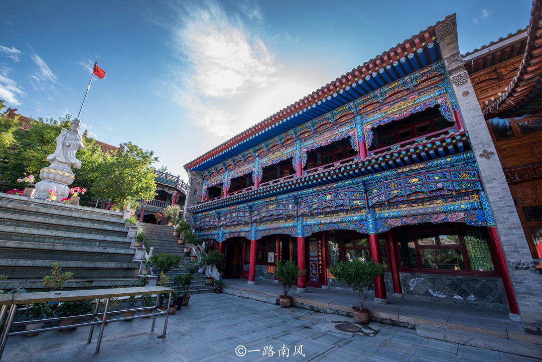 西宁一个四线城市却如此繁华,西宁城市经济发达吗