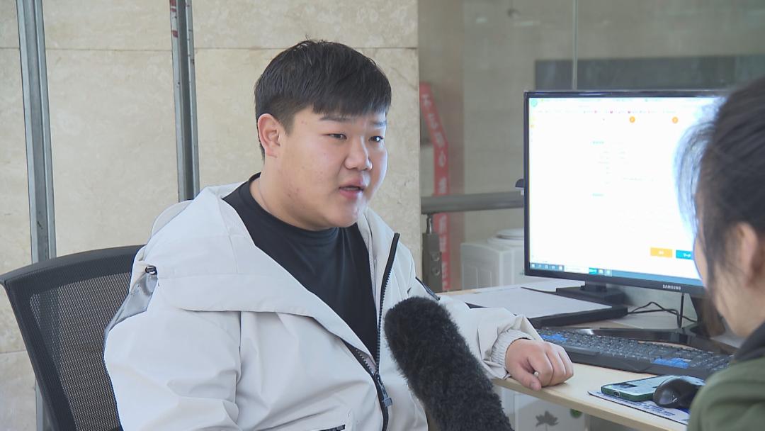 本市大力推动政务服务一网通办,政务服务一网通办百姓办事更方便