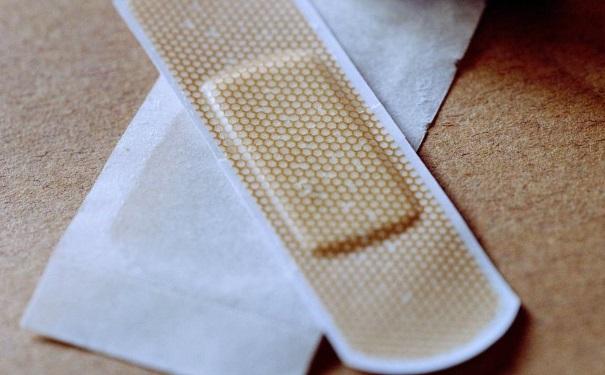 创可贴不能贴什么伤口,宝宝伤口可以贴创可贴吗