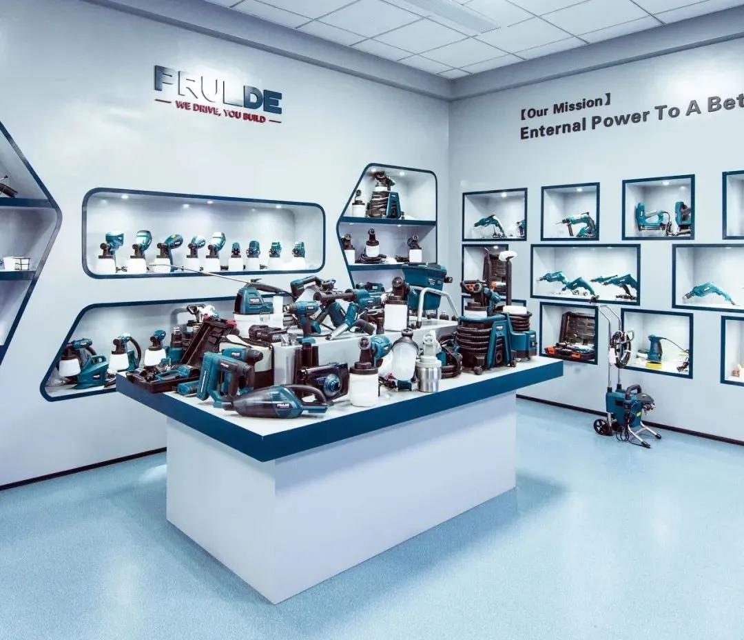 世界就在脚下,世界就在