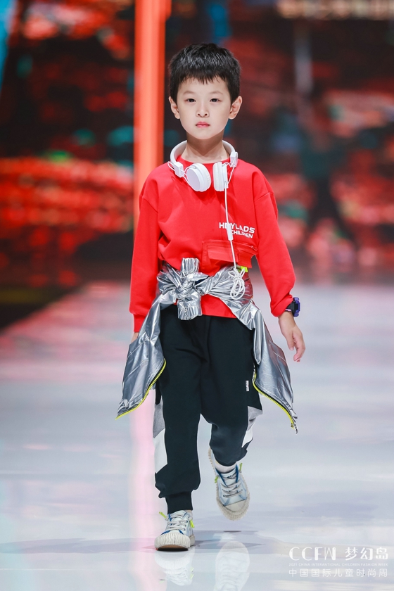 HEYLADS男生女生•玩转童年