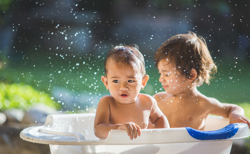 在家就能给宝宝做早教,洗澡教育幼儿