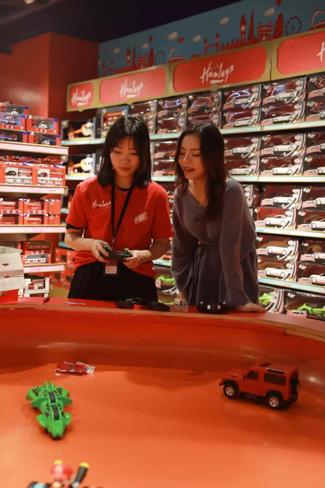 西湖边的游乐场,杭州玩具王国儿童乐园