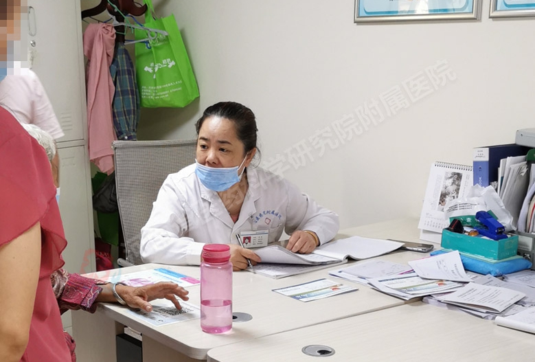 胃溃疡反流食管炎,反流性食管炎患者什么情况下复查