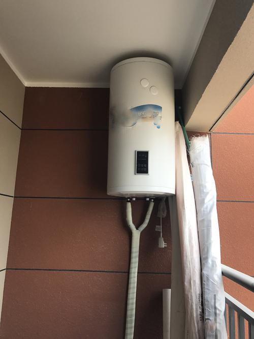 开发商送的太阳能坏了谁负责,开发商送的热水器都是次品吗