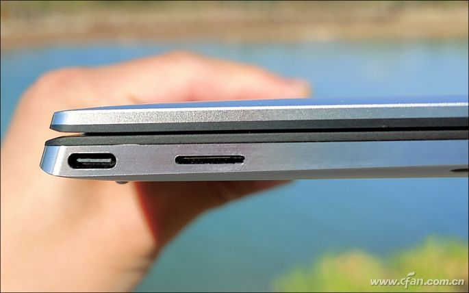 戴尔xps139300对比评测,戴尔新xps13轻薄本