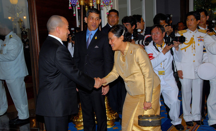 公主和国王简朴又亲民，公主像卖菜大婶，国王像民工大叔