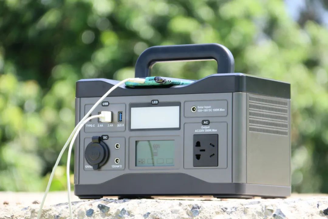 有看它，轻松搞定多种电子设备「户外超长时间」续航