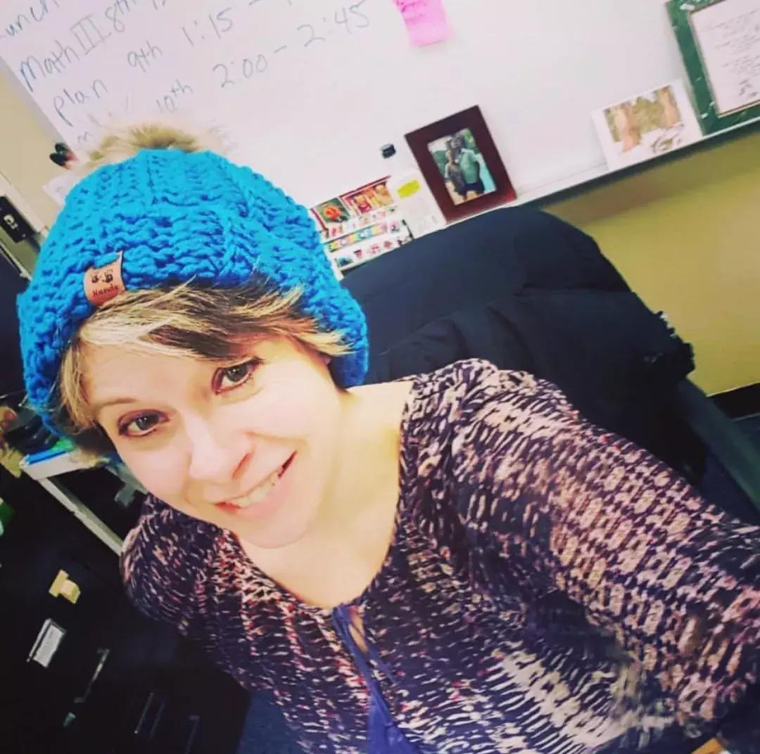 19万人看男生玩编织?从非洲弃婴到全美偶像,11岁男孩用6年逆袭人生...