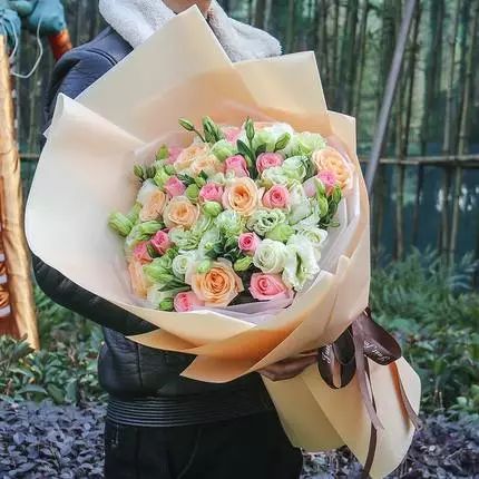 教师节应该给老师送什么花,教师节到了送什么花给老师好呢