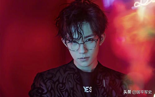 2021年空军招飞片：根正苗红易烊千玺和中年大叔吴京联袂出镜