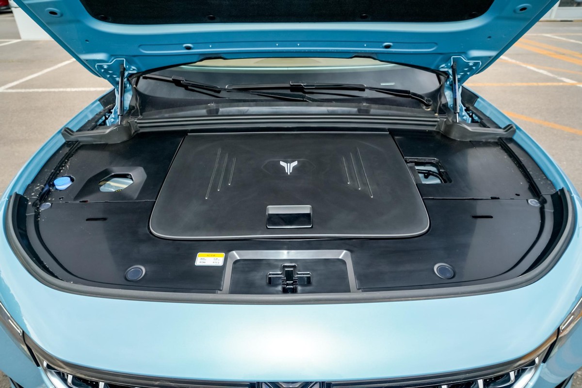 岚图新款free实测,岚图free的竞争对手