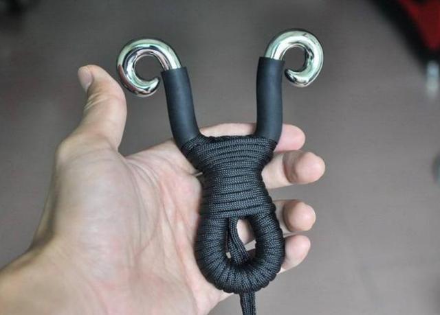 “它一直盯着我”，4岁女儿被2000元玩具吓哭，网友：换谁谁都怕