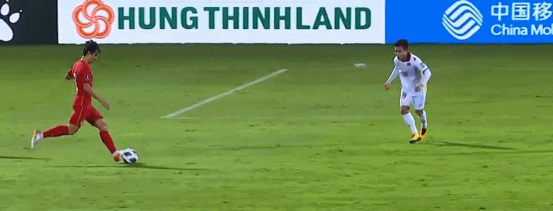 国足2球领先被追平,国足2-1逆转泰国武磊过人