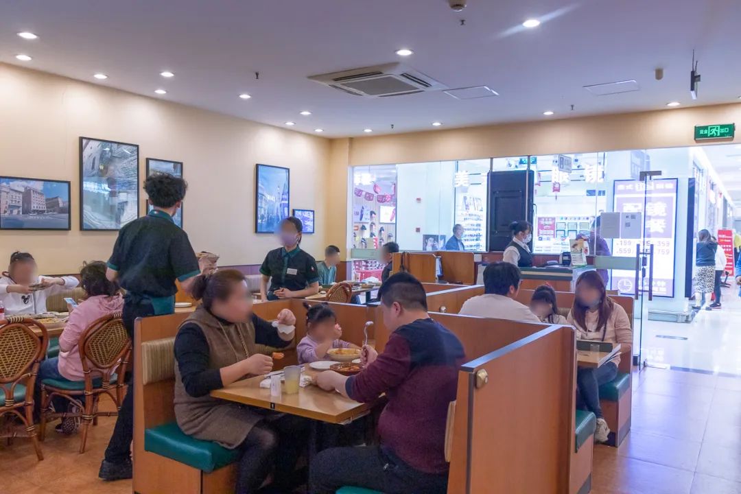 吃过萨莉亚的人，一半都给了“差评”